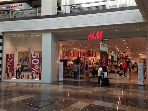 65cm hoch und 35cm im durchmesser. H&M - Department store in Dubai Festival City, Dubai, UAE - Mall Xplorer