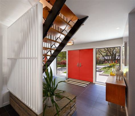 17 Captivating Mid Century Modern Entrance Designs That Simply Invite