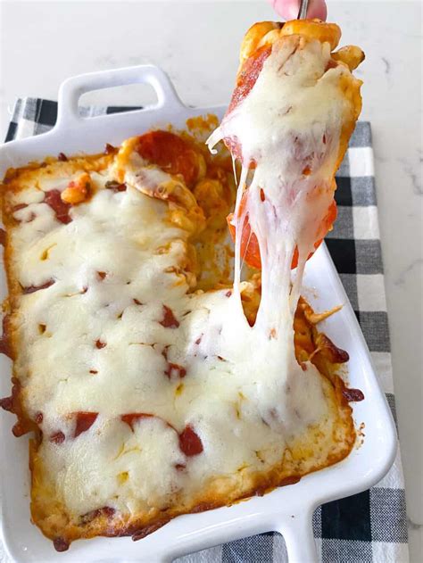 Pepperoni Pizza Creamy Baked Mac And Cheese Picky Palate