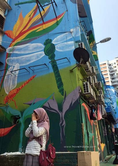 Join me for a walk around. Berburu Street Art dan Kuliner Halal di Jalan Alor, Kuala ...