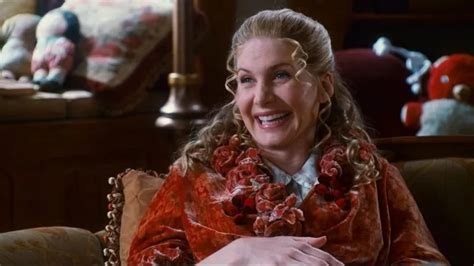 Elizabeth Mitchell Returns As Mrs Claus In Disney S The Santa Clause