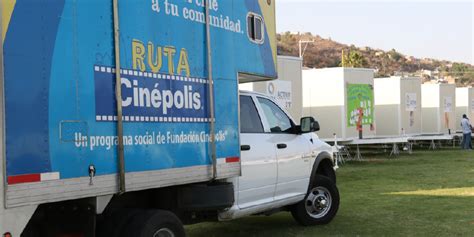 Será la primera foto familiar, la primera foto que tienen juntas. Un día dentro del reclusorio de mujeres en Santa Martha ...