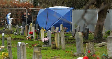 Jayden Parkinson Murder Detectives Find Body In A Grave In Didcot Oxfordshire Huffpost Uk News