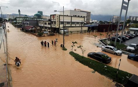 Menitis air mata lihat video ini banjir di pulau pinang. Pulau Pinang lumpuh dek banjir! | Astro Awani