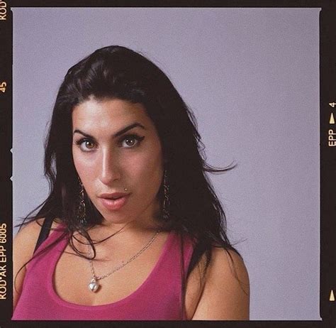 𝔭𝔬𝔭 𝔠𝔲𝔩𝔱𝔲𝔯𝔢 𝔫𝔬𝔰𝔱𝔞𝔩𝔤𝔦𝔞 🕊 On Instagram “21 Year Old Amy Winehouse Photographed By Ram Shergill In