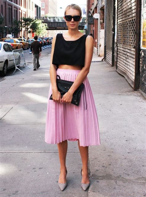 Midi Skirts Styles To Try On This Year FashionGum Com Fashion Style Outfit Inspirations