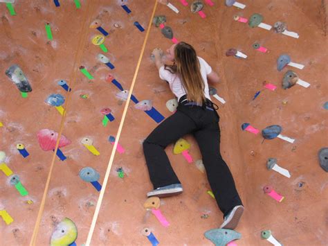 Indoor Rock Climbing Strengthens Body The Broadview