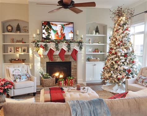 Christmas Decor Living Room Great Room Fireplace Built Ins