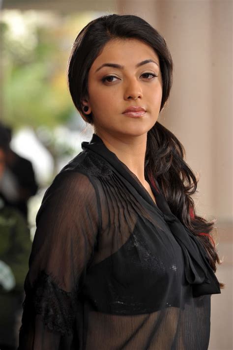 actress kajal agarwal cute face expression wallpapers pics collections ~ cinema actress and