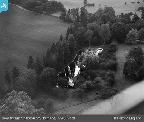 Epw059779 England 1938 Pond At Hunsdon House Hunsdon 1938