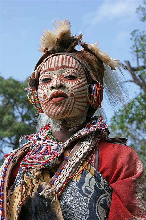 Woman From The Kikuyu Tribe In Traditional Dress Kiku Vrogue Co