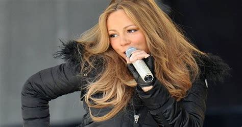 Mariah Carey Suffers An Epic Wardrobe Malfunction Shows Off Serious