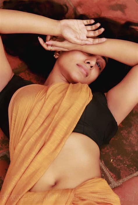 Bommu Lakshmi In Saree Hot Photos South Indian Actress