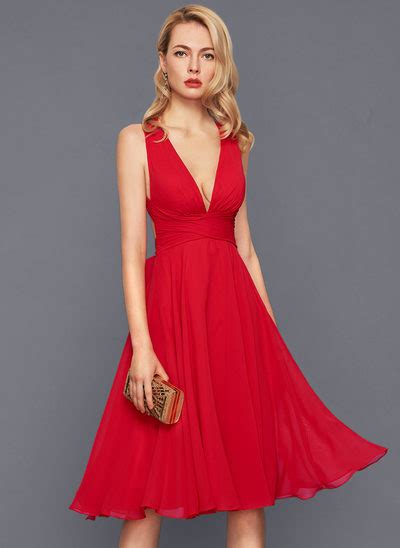 Get Superior Complexion With The Red Cocktail Dresses