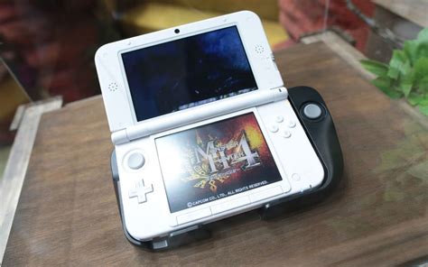 Hands On With The Nintendo 3ds Xl Circle Pad Pro Polygon