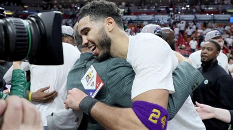 celtics jayson tatum wears armband with kobe bryant s number in game 7 win over heat monday