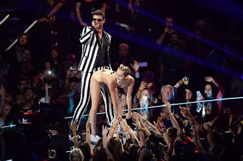 Twerking Miley Cyrus Bans Herself From Twerking On 59 Date Bangerz World Tour To Avoid Bad