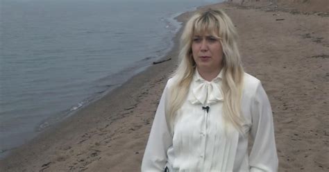 Topless Woman At Duluth Beach Sparks Debate About Public Nudity Cbs