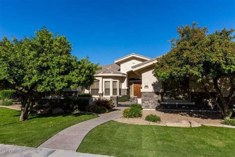 Is Ex Eagles Star Donovan Mcnabb Close To Selling His Az House