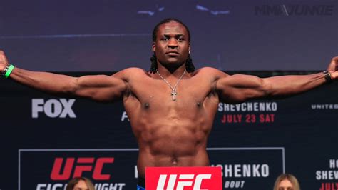 Francis ngannou vs curtis blaydes. Francis Ngannou confident on the road to the title, would ...