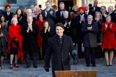 Bild Zu Kanadas Premierminister Stellt Neues Kabinett Vor Bild 1 Von
