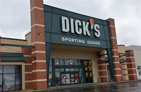 Dicks Sporting Goods Ends Sales Of Assault Style Firearms