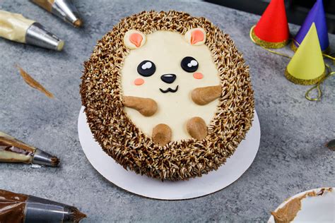 Hedgehog Cake Easy And Adorable Cake Recipe And Tutorial