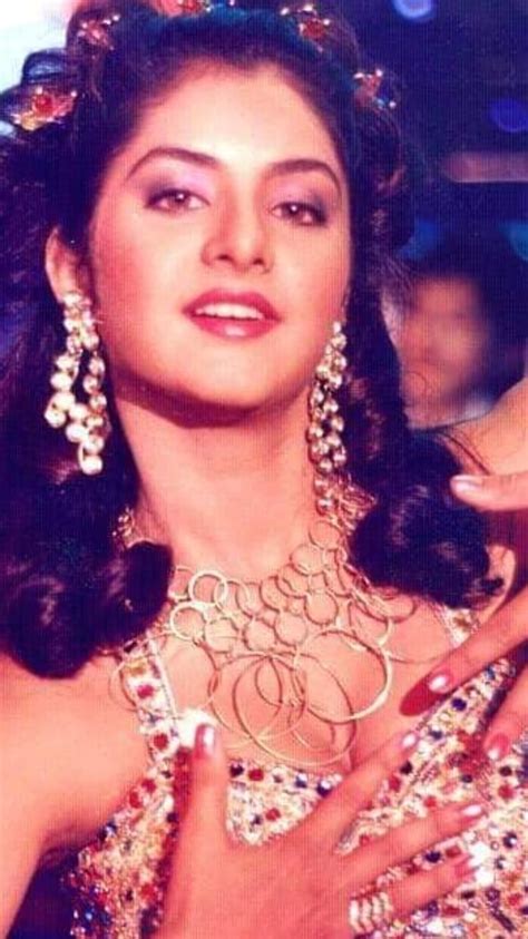 9 Rare Photos Of Famous Actress Divya Bharti On Her 49th Birth Anniversary