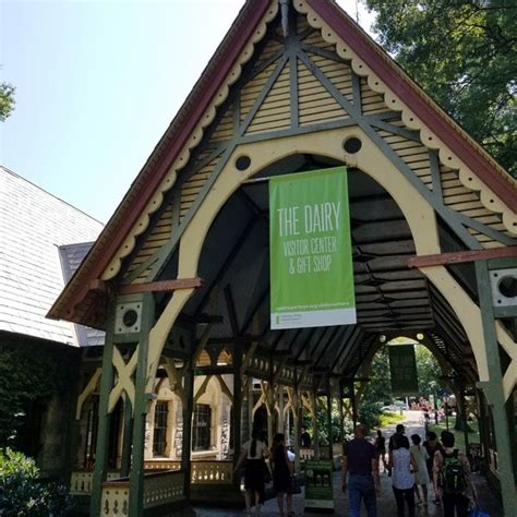 Central Park Dairy And T Shop Tourist Information Center In New York