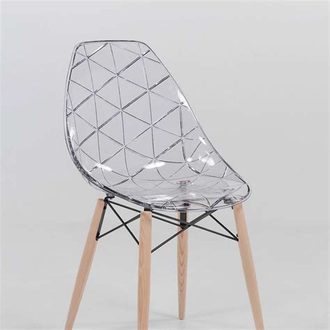 Chaise scandinave transparente avec pieds en bois naturel  Prisma  4