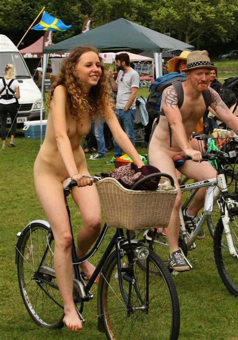 Attractive Girl At Nude Bike Ride Among Men 27 Pics Xhamster
