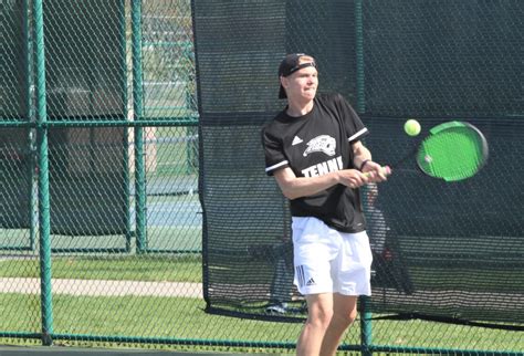 Sometimes you do not want to wear mehndi on both hands. Seniors lead the way as Centennial boys clinch outright ...
