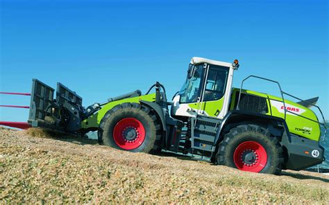 Claas Debuts Lineup Of Articulating Ag Loader Tractors Realagriculture