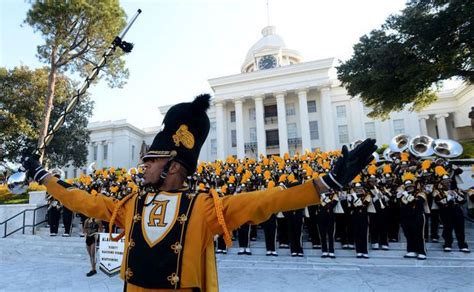 Turkey Day Classic Thousands Turn Out For Parade Photos Video