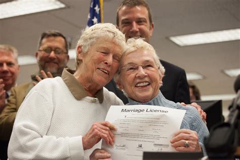 Same Sex Marriage Washington Couples Start Getting Marriage Licenses
