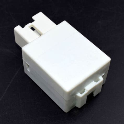 New Hazard Warning Flasher Relay Fit For Mazda 6 MPV GJ6A66830