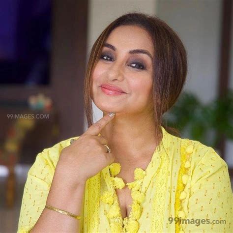 45 Divya Dutta Beautiful Hd Photos And Mobile Wallpapers Hd Android