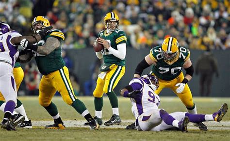 Packers Cruise Past Vikings In Nfc Wild Card Game The New York Times
