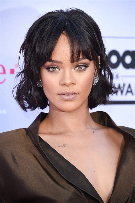 Rihanna Short Hair See Her Cute New Bangs And Bob Glamour