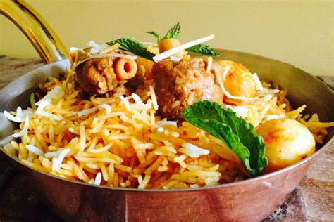 Best Spots To Taste The Famous Biryani In Hyderabad