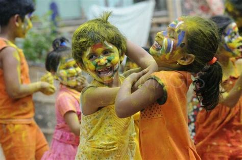 Tips To Play Safe Holi Holi Festival Holi Holi Celebration