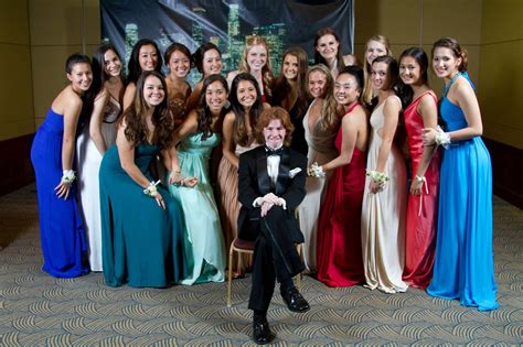 15 Hilarious Prom Photos That Will Make You Laugh Every Time Page 2 Of 3