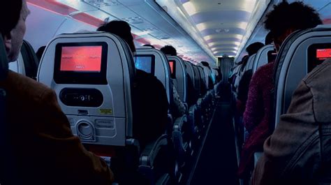 Heres Why Airplanes Dim The Lights Before Landing
