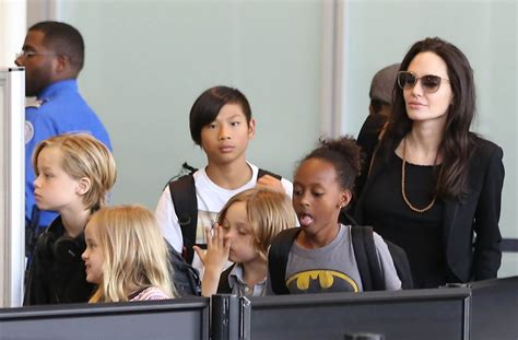 Brad Pitt And Angelina Jolie At Lax Airport Celeb Donut