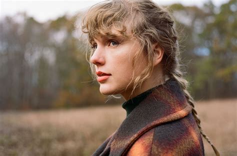 15 songs + 2 bonus tracks right where you left me and it's time to. Review Taylor Swift: Evermore - Alpha-Audio