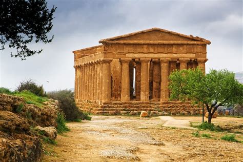 7 Amazing Ancient Ruins In Sicily Greek Temples And Roman Theaters