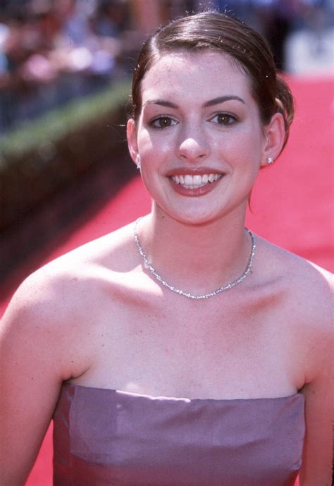How Old Was Anne Hathaway In The Princess Diaries