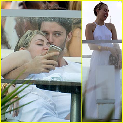 Miley Cyrus Gets Sweet Kiss From Boyfriend Patrick Schwarzenegger Cody Simpson Miley Cyrus