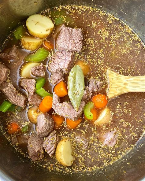The time it takes to cook pot roast in an instant pot will vary depending on how large your piece of meat is. {VIDEO} Slow Cooker/Instant Pot Pot Roast Soup (Paleo ...