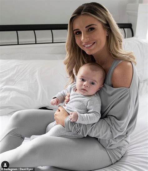 Dani Dyer And Sammy Kimmence Got To Spend His First Father S Day